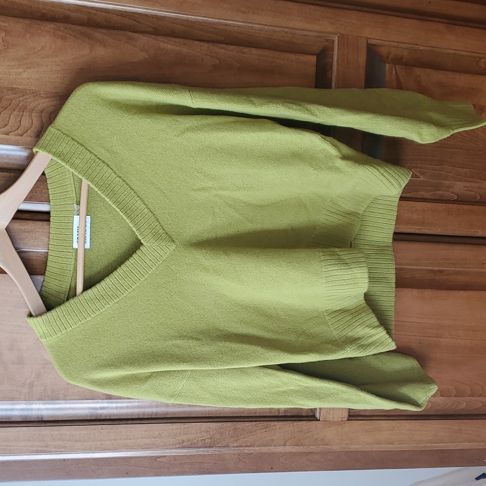 27 Miles 100% Cashmere V-neck Size Small